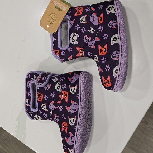 Bogs Boots Kitty Purple Size 10 Adjustable, Waterproof, Warm and Cute - Picture 3 of 10
